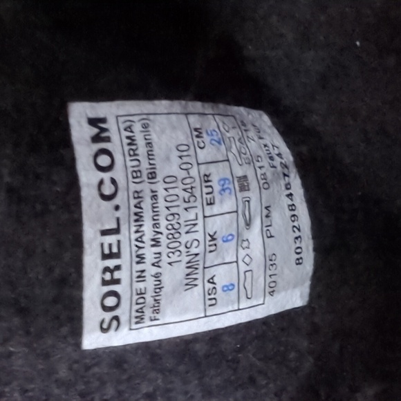 SOLD! Sorel Women's Black and Tan Winter Boots - Picture 3 of 7